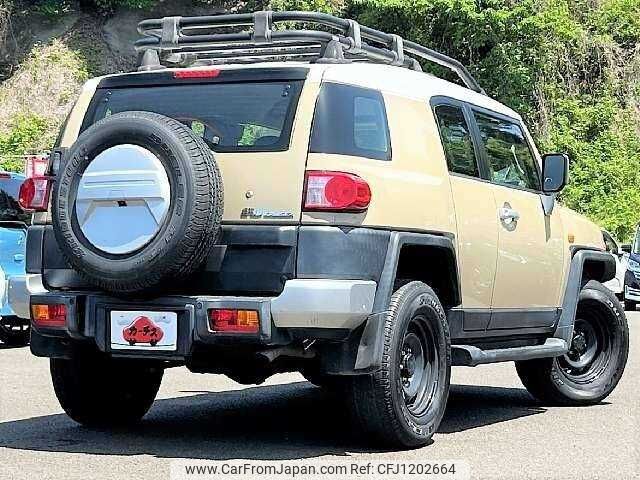 toyota fj-cruiser 2016 504928-929916 image 2