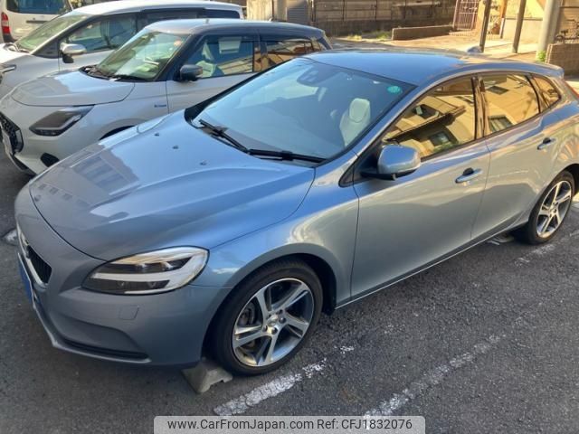 volvo v40 2016 CFJ1832076 image 1