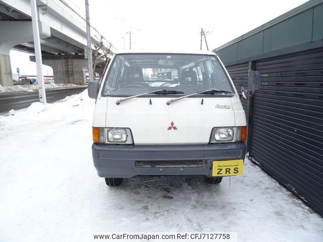 mitsubishi delica-van 1989 GOO_JP_700030009730211225001 image 2