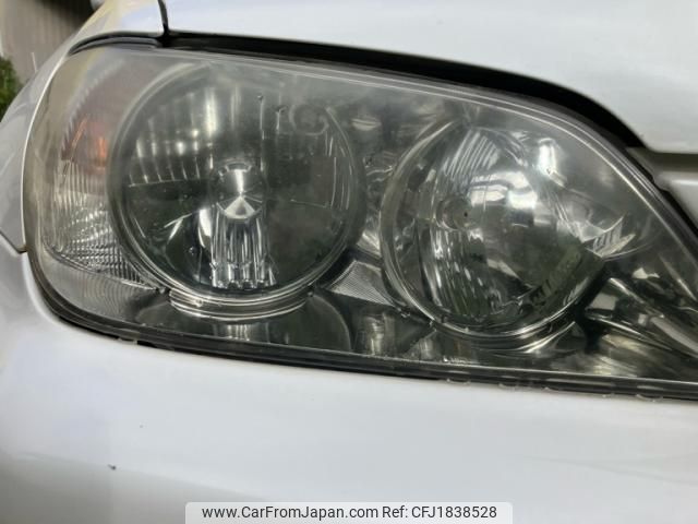toyota altezza-gita 2002 CFJ1838528 image 2