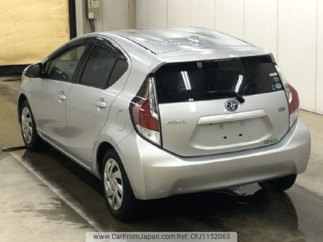 toyota aqua 2015 -TOYOTA--AQUA NHP10-2407150---TOYOTA--AQUA NHP10-2407150- image 2