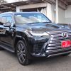 lexus lx 2022 25522416 image 7