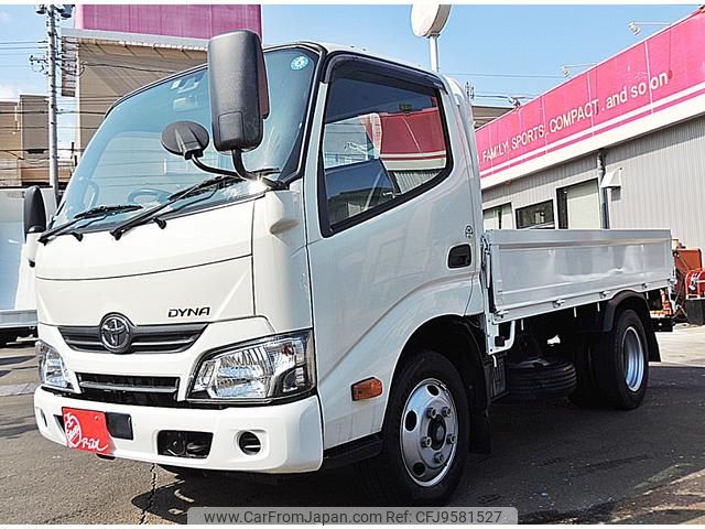 toyota dyna-truck 2017 GOO_NET_EXCHANGE_0208330A30240313W001 image 1