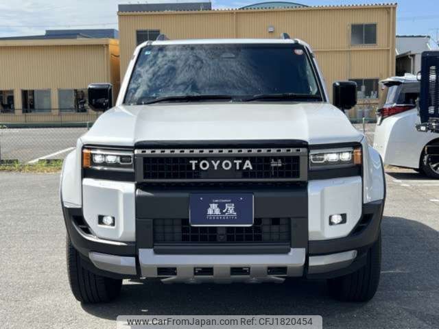 toyota land-cruiser-wagon 2025 CFJ1820454 image 1