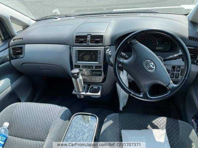 toyota ipsum 2003 CFJ1707371 image 1