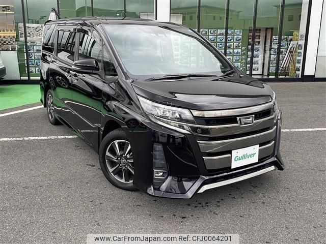 toyota noah 2017 -TOYOTA--Noah DBA-ZRR80W--ZRR80-0371247---TOYOTA--Noah DBA-ZRR80W--ZRR80-0371247- image 1