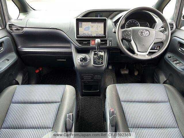 toyota voxy 2015 CFJ1592369 image 1