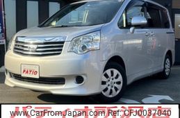 toyota noah 2013 CARSENSOR_JP_AU5868101387