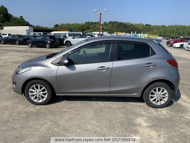 mazda demio 2013 CFJ1586974 image 2