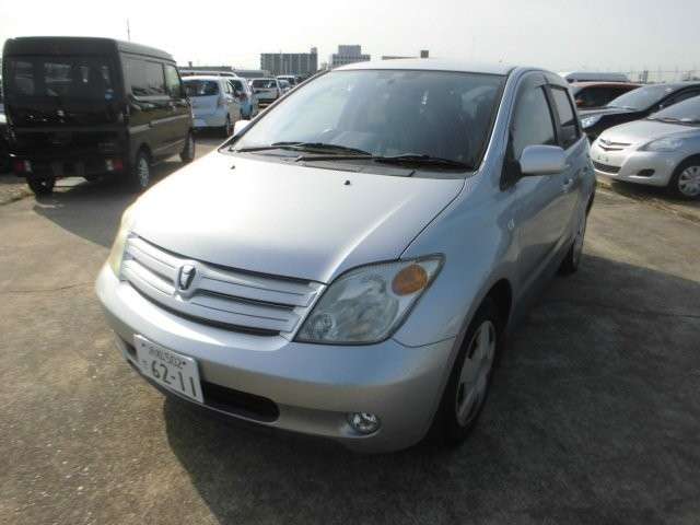 toyota ist 2003 18024C image 1