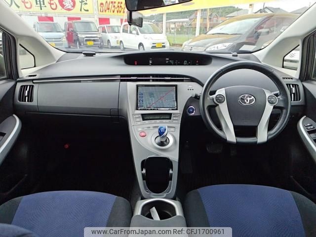 toyota prius 2012 CFJ1700961 image 2