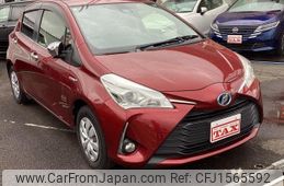 toyota vitz 2017 CFJ1565592