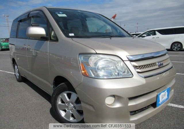 toyota noah 2005 REALMOTOR_Y2024100175A-12 image 2