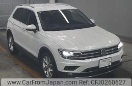 volkswagen tiguan 2019 -VOLKSWAGEN--VW Tiguan WVGZZZ5NZKW836311---VOLKSWAGEN--VW Tiguan WVGZZZ5NZKW836311-