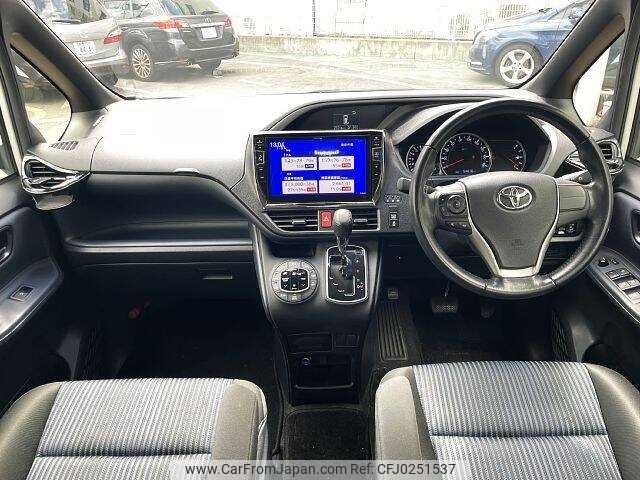 toyota voxy 2016 504928-924618 image 1