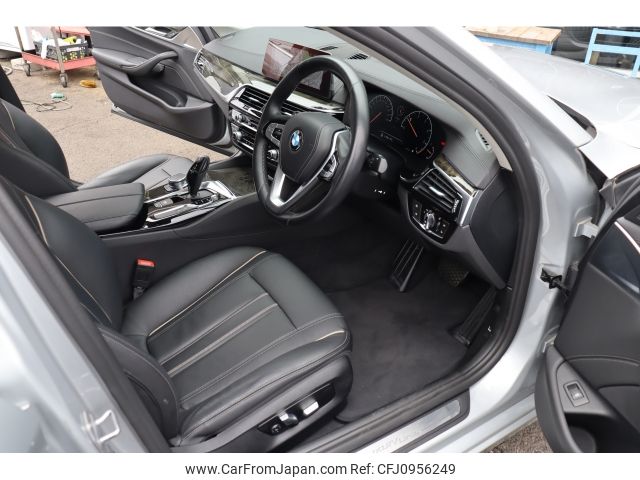 bmw 5-series 2018 -BMW--BMW 5 Series LDA-JC20--WBAJC32090G939226---BMW--BMW 5 Series LDA-JC20--WBAJC32090G939226- image 2