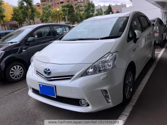 toyota prius-α 2014 CFJ1836393 image 1