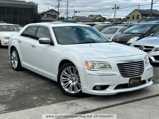 chrysler 300 2013 GOO_JP_700070884830240228008 image 1