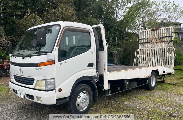 hino dutro 2002 14 image 1