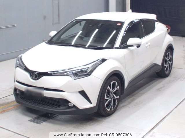 toyota c-hr 2018 -TOYOTA--C-HR DBA-NGX10--NGX10-2002109---TOYOTA--C-HR DBA-NGX10--NGX10-2002109- image 1