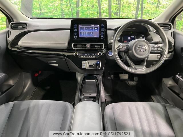 toyota aqua 2021 CFJ1792521 image 2