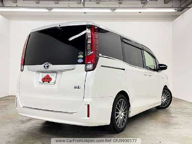 toyota noah 2015 504928-922046 image 2