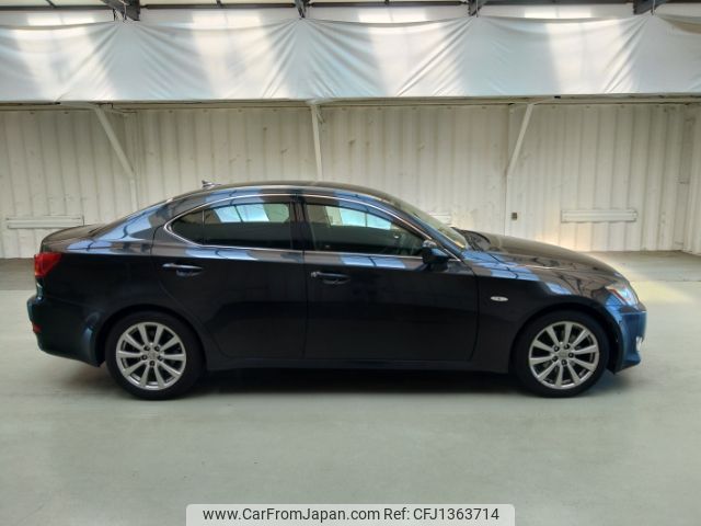 lexus is 2005 ENHANCEAUTO_1_ea301095 image 2