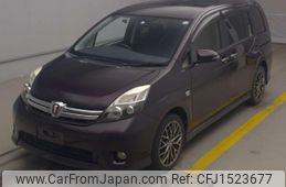 toyota isis 2014 CFJ1523677