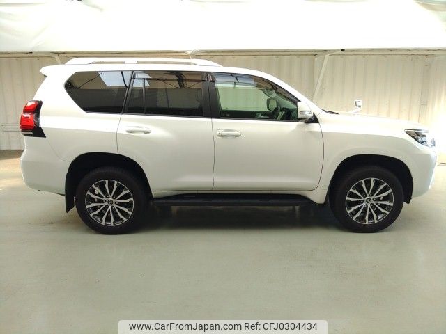 toyota land-cruiser-prado 2019 ENHANCEAUTO_1_ea289048 image 2