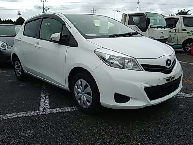 toyota vitz 2012 103521 image 2