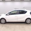 toyota aqua 2018 CFJ1786559 image 10