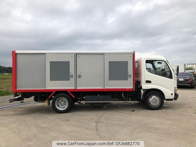 yta 2006 Toyota Dyna Truck PB-XZU341 2WD - Car Price $4,794