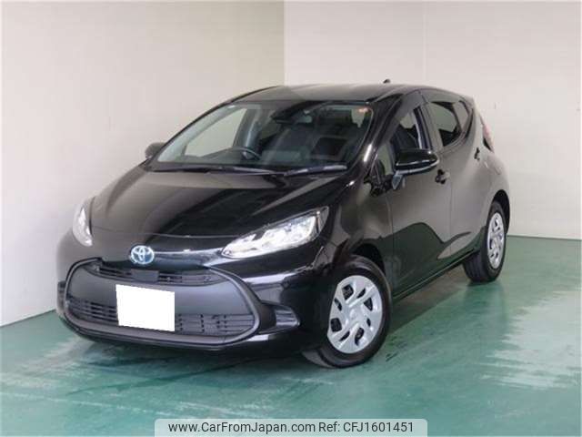 toyota aqua 2024 CFJ1601451 image 1