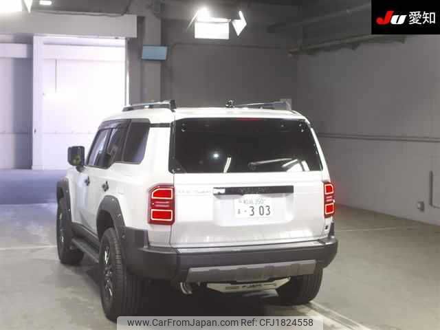 toyota land-cruiser-wagon 2025 CFJ1824558 image 2