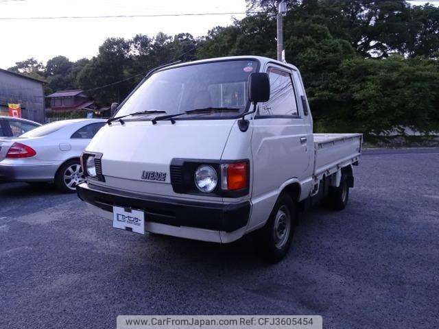 toyota-liteace-truck-1986-7448-car_8fe431e4-d728-46f0-97e7-ee29f66501fd
