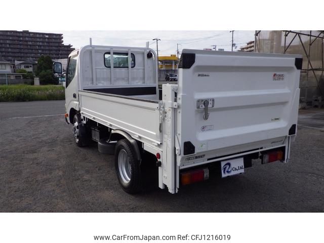 toyota toyoace 2013 GOO_NET_EXCHANGE_0704331A30250528W002 image 2