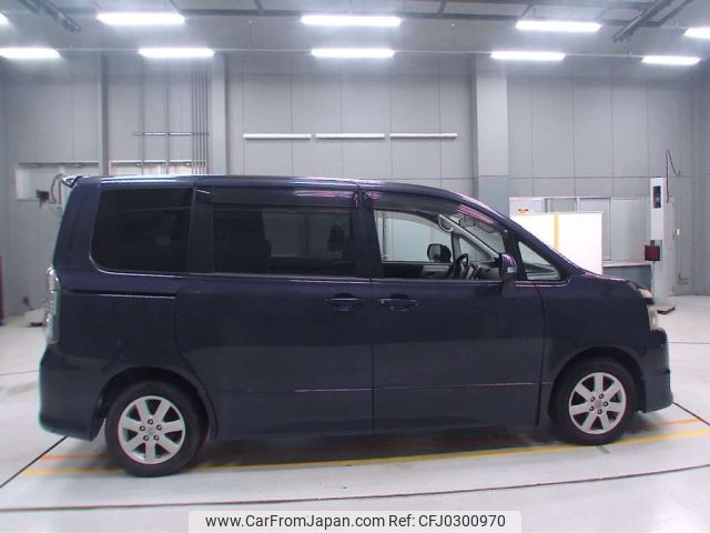 toyota voxy 2007 NIKYO_KA62913 image 1