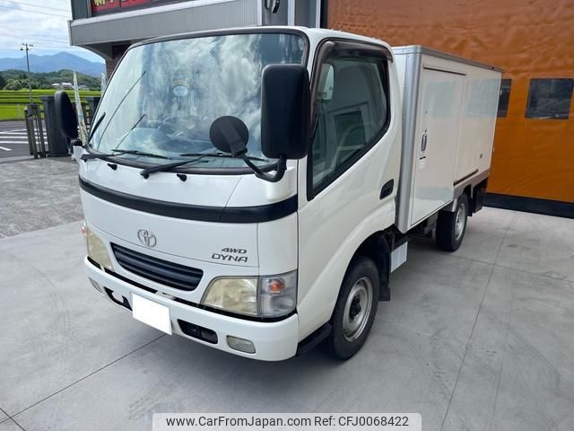 toyota dyna-truck 2002 GOO_NET_EXCHANGE_0903307A30240801W001 image 1