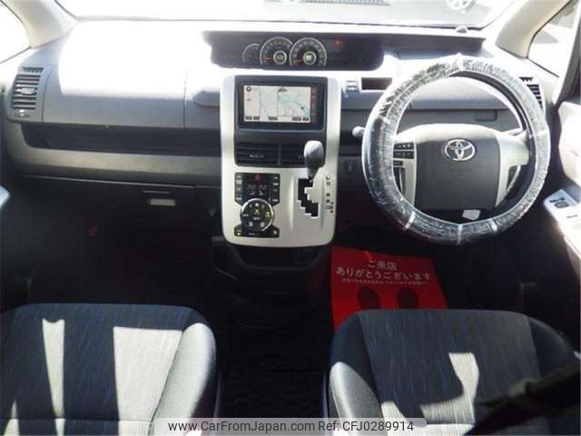 toyota voxy 2011 -TOYOTA--Voxy ZRR70W--ZRR70-0435930---TOYOTA--Voxy ZRR70W--ZRR70-0435930- image 2