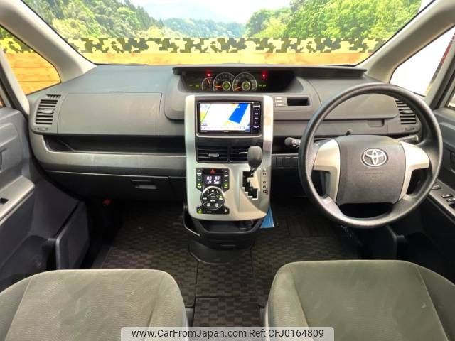 toyota noah 2013 -TOYOTA--Noah DBA-ZRR70G--ZRR70-0521943---TOYOTA--Noah DBA-ZRR70G--ZRR70-0521943- image 2