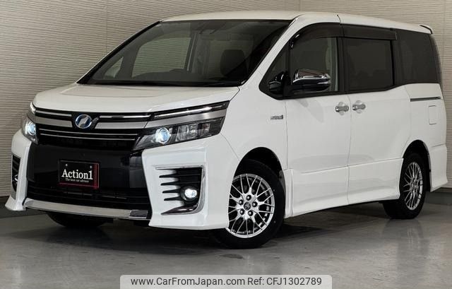 toyota voxy 2016 221 image 1