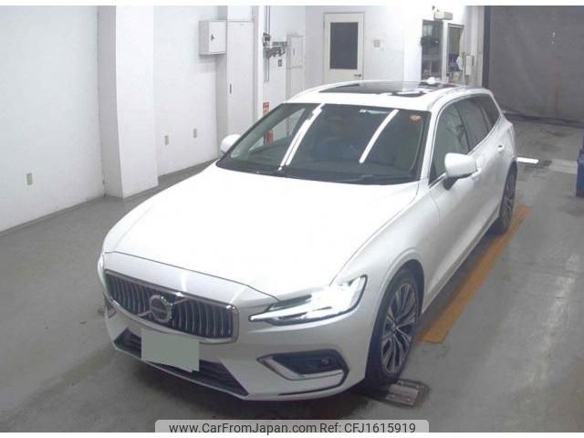 volvo v60 2023 CFJ1615919 image 1