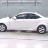 lexus is 2019 CFJ1786701 image 9