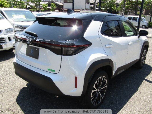 toyota yaris-cross 2024 CFJ1790813 image 2