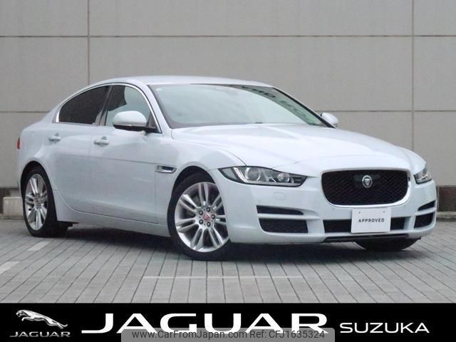 jaguar xe 2016 CFJ1635324 image 1