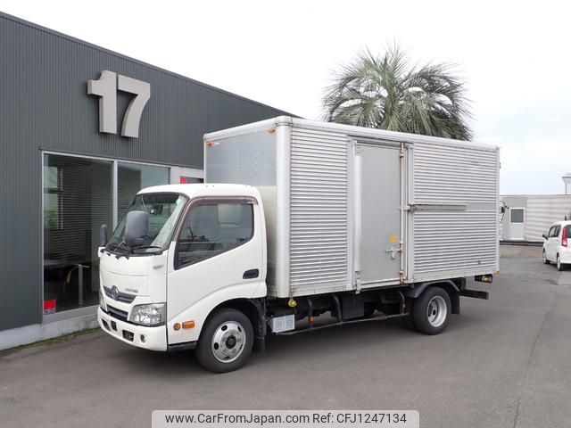 hino dutro 2016 GOO_NET_EXCHANGE_0402607A30250606W001 image 1