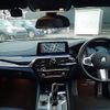 bmw 5-series 2018 -BMW--BMW 5 Series DBA-JL20--WBAJL32000B242881---BMW--BMW 5 Series DBA-JL20--WBAJL32000B242881- image 2
