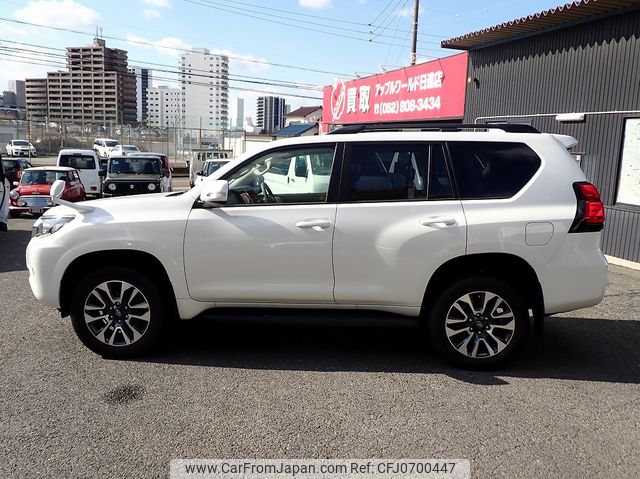 toyota land-cruiser-prado 2023 25522003 image 2