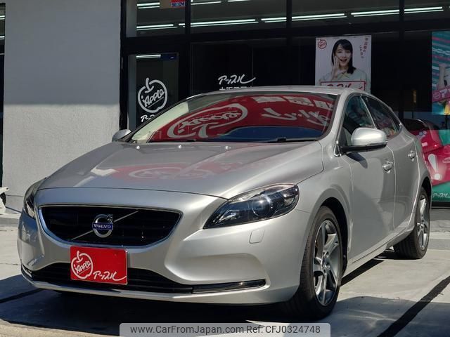 volvo v40 2016 quick_quick_MD4204T_YV1MVA8RDG2334375 image 1