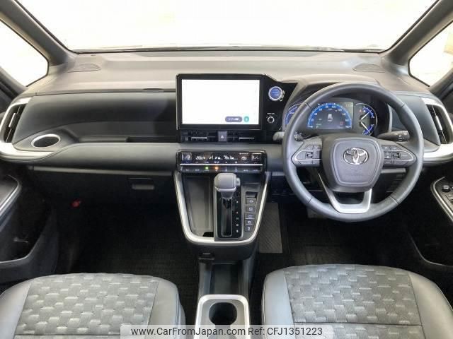 toyota voxy 2022 quick_quick_6AA-ZWR90W_ZWR90-0044392 image 2